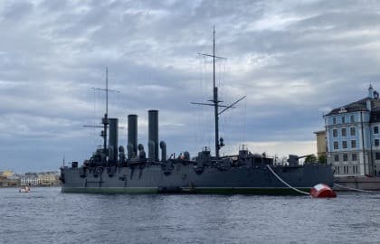 Юмористическая автобусная экскурсия по Петербургу: «2 в 1» с комиком и гидом