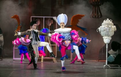 Спектакль «Королевство кривых зеркал»