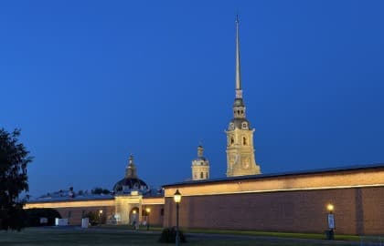 Экскурсия «Тайны ночного Петербурга» с ночной Петропавловской крепостью и просмотром развода мостов с «Невской панорамы»